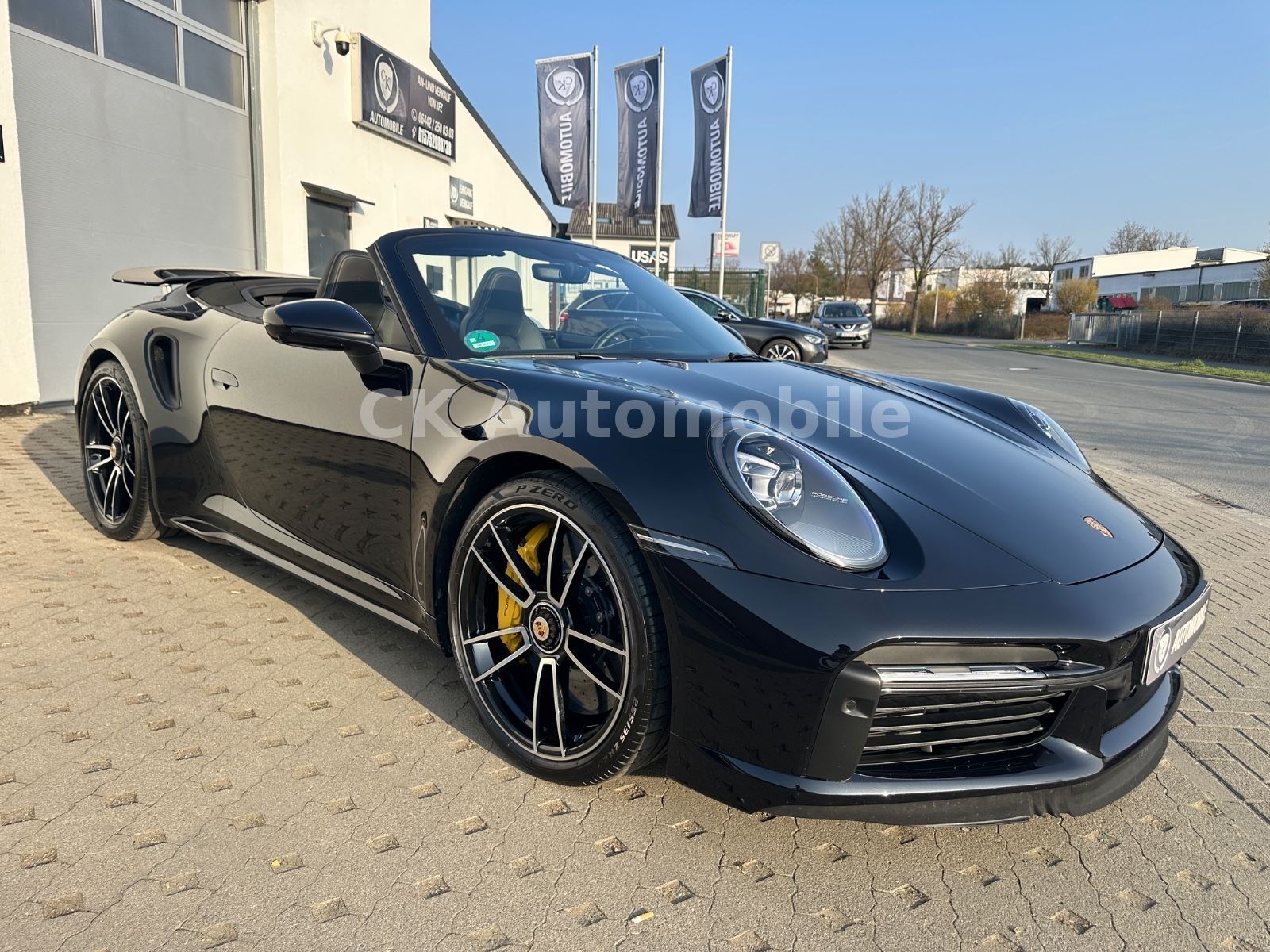 Fahrzeugabbildung Porsche 911 Turbo S Cabriolet Sport-Chrono/360°/ACC/LED