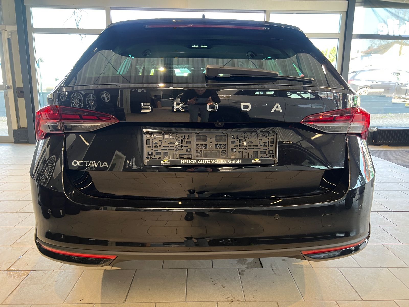 Skoda Octavia Combi 2.0TDI*AHK*LED*NAVI*LANEASSIST foto 7
