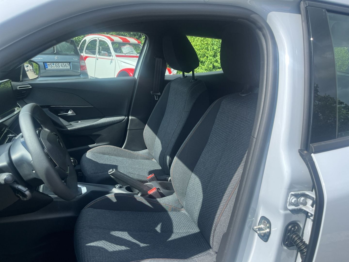 Fahrzeugabbildung Peugeot 2008 STYLE PureTech 100 CarPlay Klimaautom