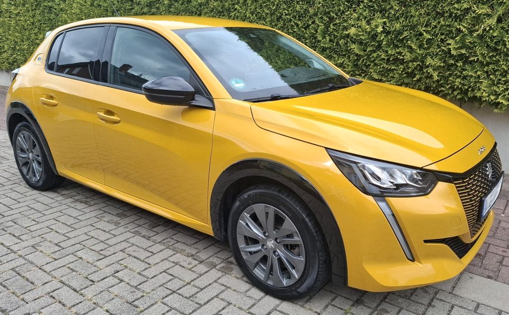 Image of Peugeot e-208