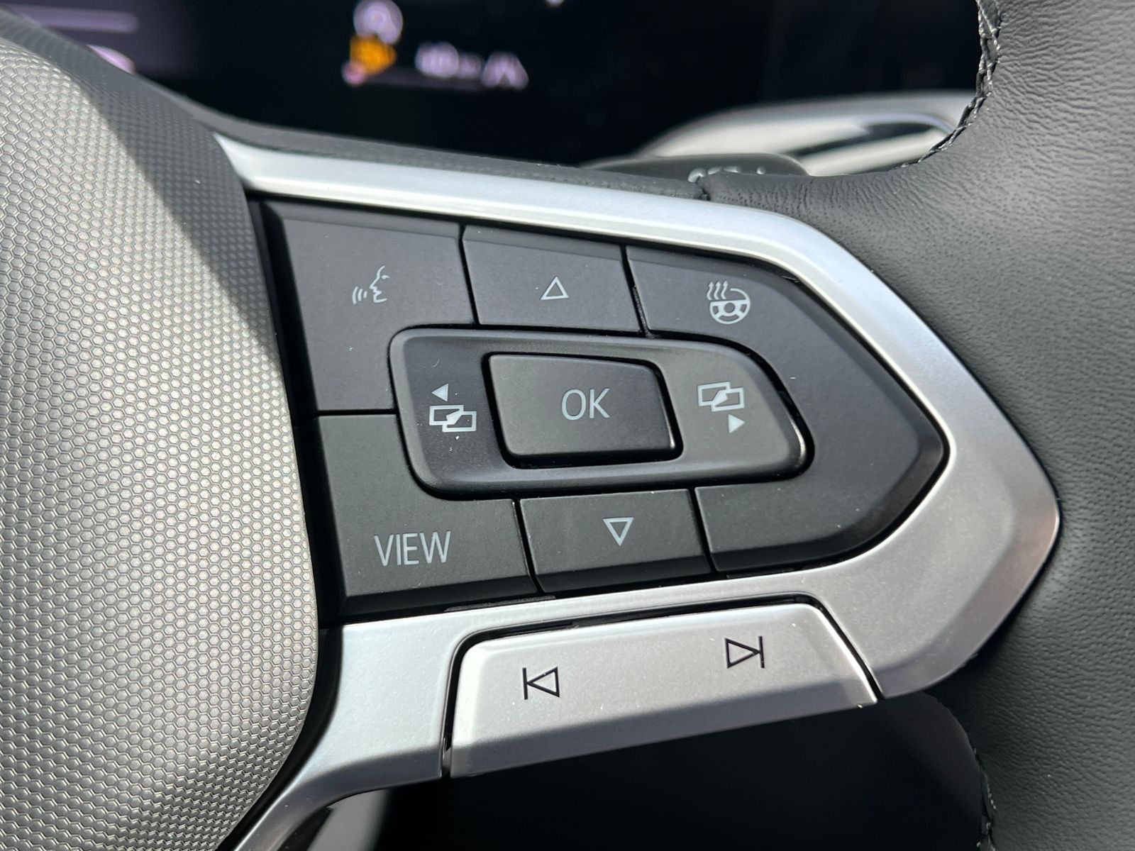 Fahrzeugabbildung Volkswagen Tiguan Elegance 1.5 eTSI DSG *AHK, IQ.Light, 18'