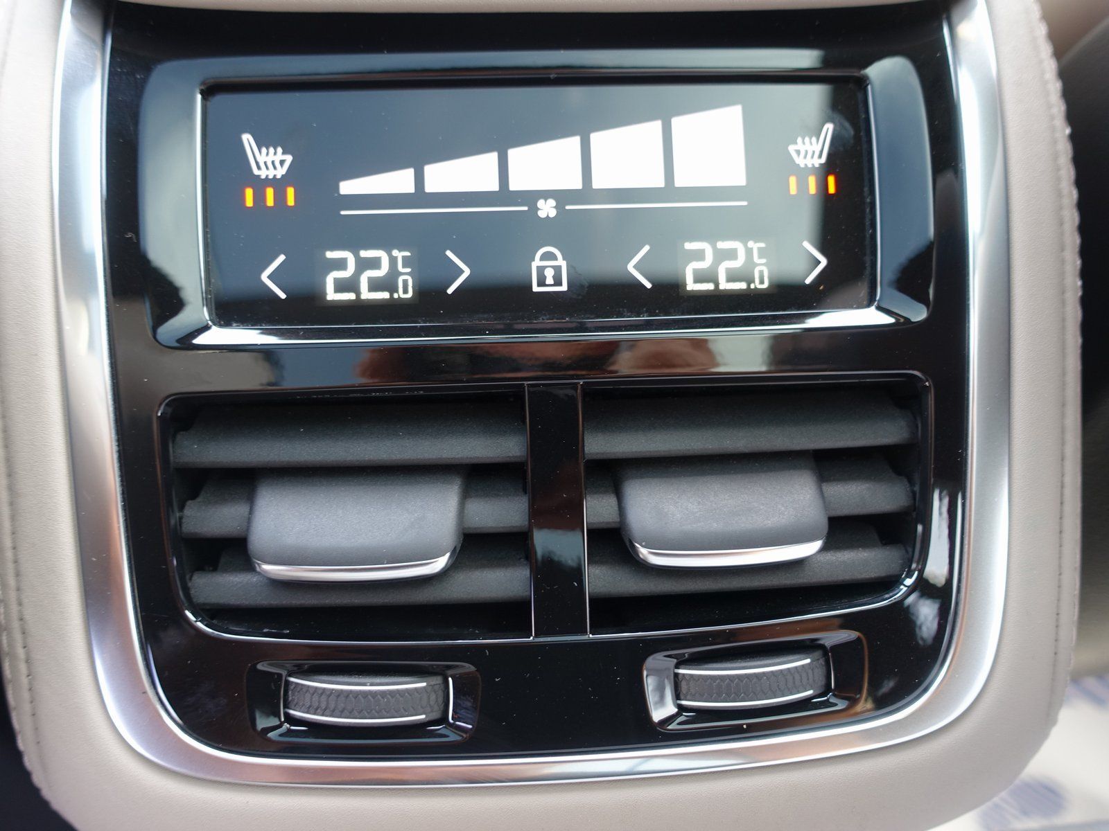 Volvo XC90 Plus T8 AWD Plug-in Hybrid Pano B&W HuD AHK foto 13
