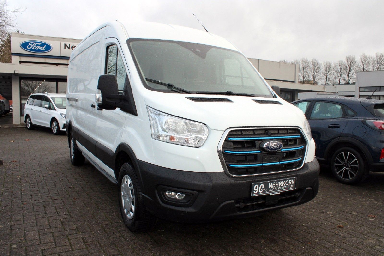 Fahrzeugabbildung Ford e-Transit 350 L3H2 TREND ELEKTRO + Technologie P