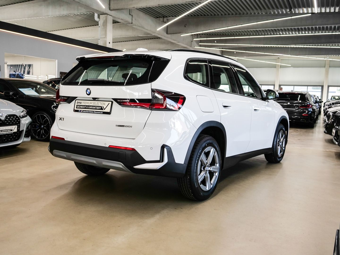 BMW X1 sDrive20i AUTOMATIK NAVI LED ALARM AHKel.PARK foto 2