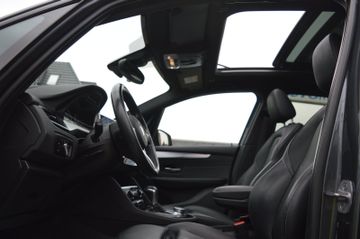 BMW 2 Active Tourer  220 i M Sport Steptronic Leder