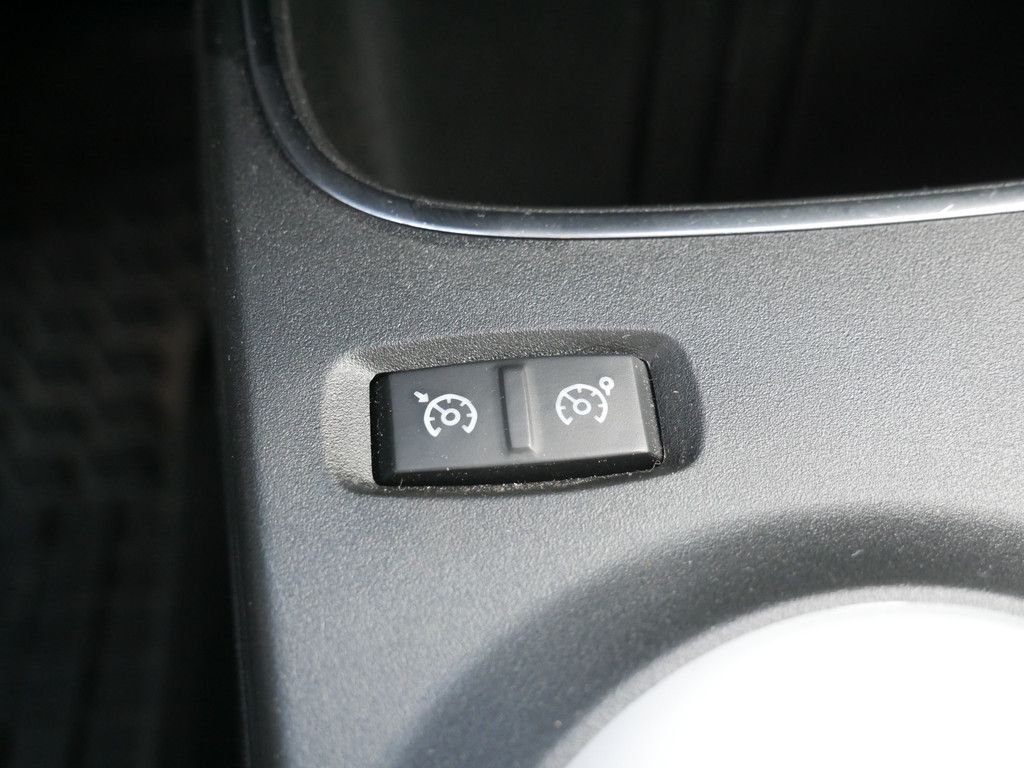Fahrzeugabbildung Renault Twingo E-Tech KLIMA PDC SHZ RÜCKFAHRKAMERA NAVI