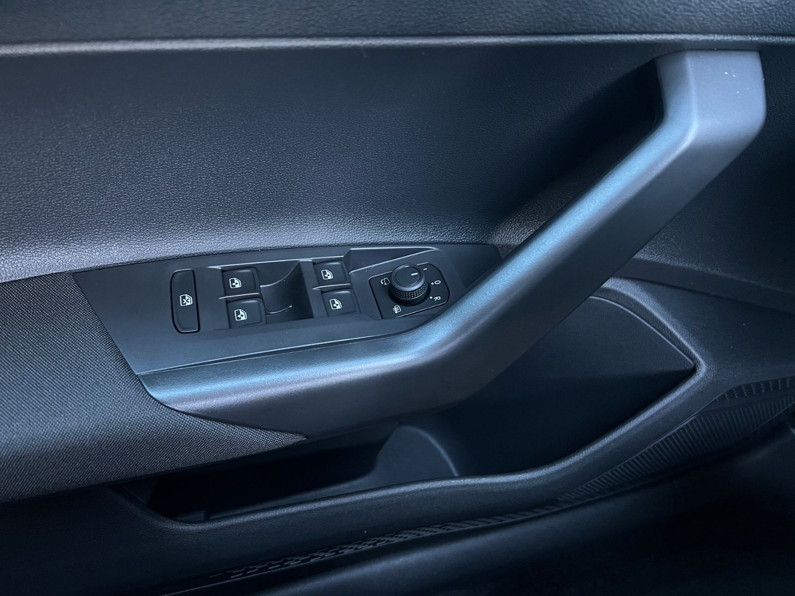 Fahrzeugabbildung Volkswagen Polo Life 1.0 TSI *LED, Klima, Sitzhzg., App-Con