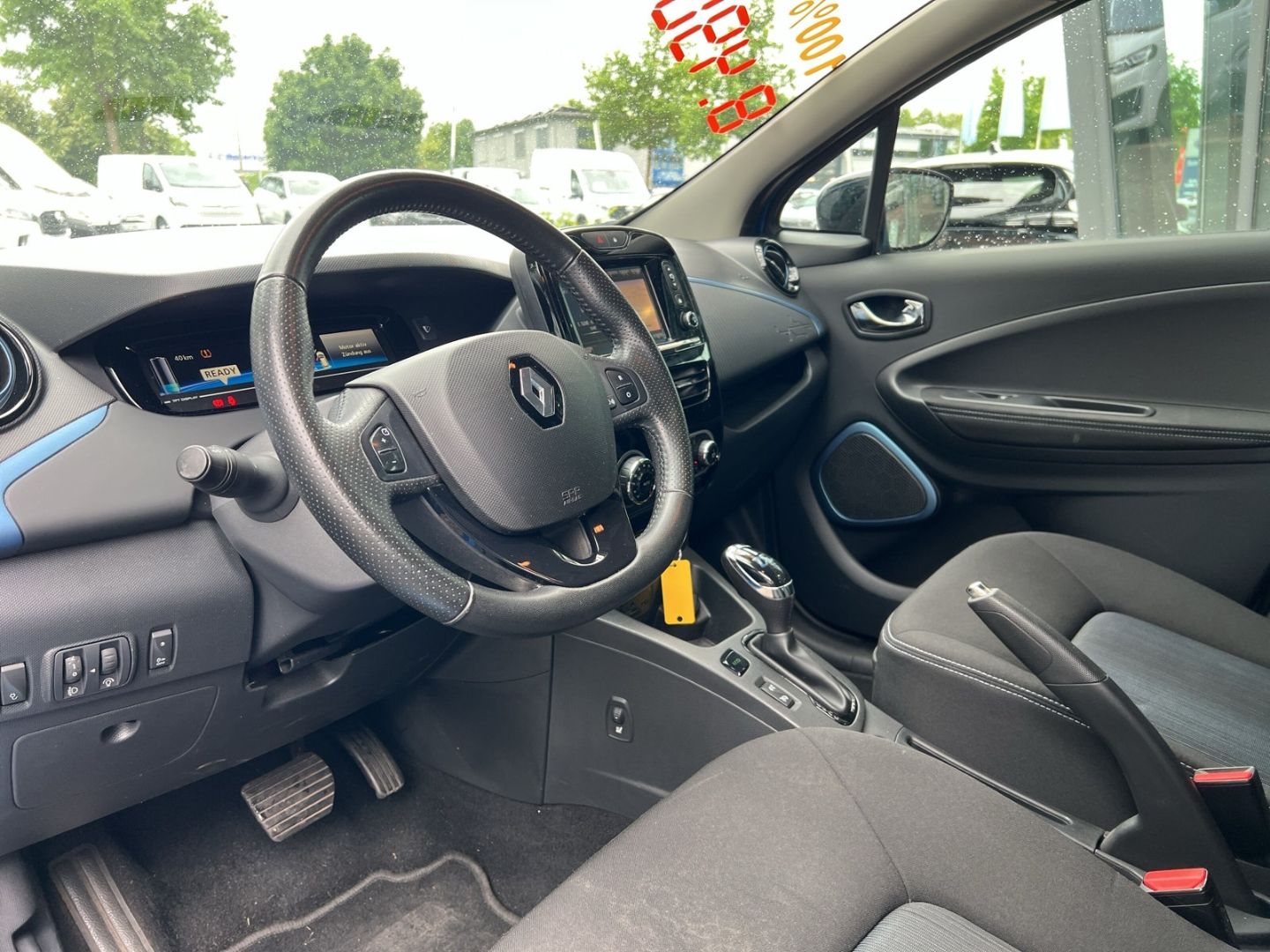 Fahrzeugabbildung Renault ZOE Intens Navi Keyless Klimaautom DAB SHZ