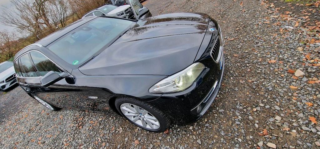 Image of BMW 530