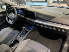 VW Golf 1.5 TSI Active | LED | Navi | App | DAB VW Golf 1.5 TSI Active | LED | Navi | App | DAB