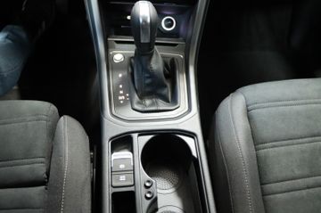 Volkswagen Touran 2.0 DSG R-Line 7-Sitze AHK Kamera