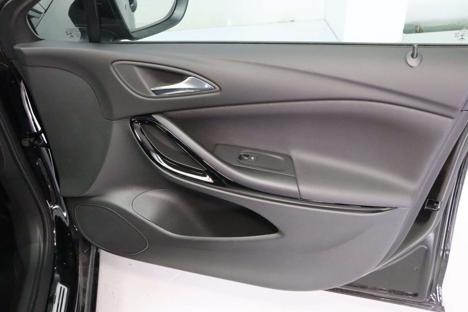 Fahrzeugabbildung Opel Astra 1.2 Turbo 107kW Design-Tech * LED