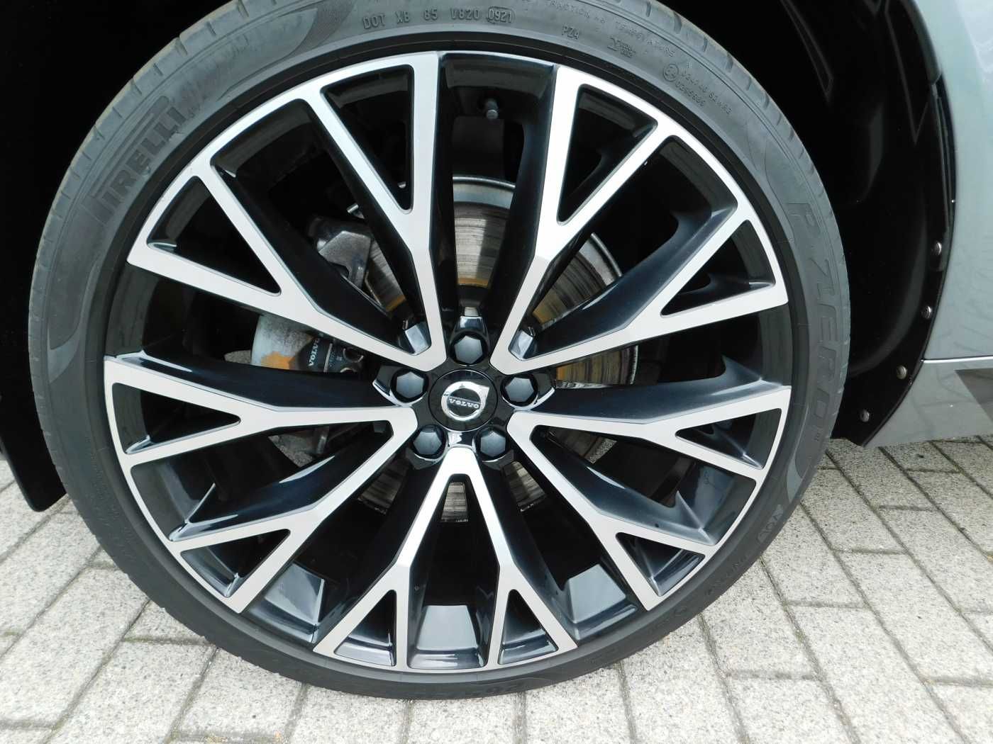 Fahrzeugabbildung Volvo XC60 T8 AWD R-Design 'AHK,22-Zoll