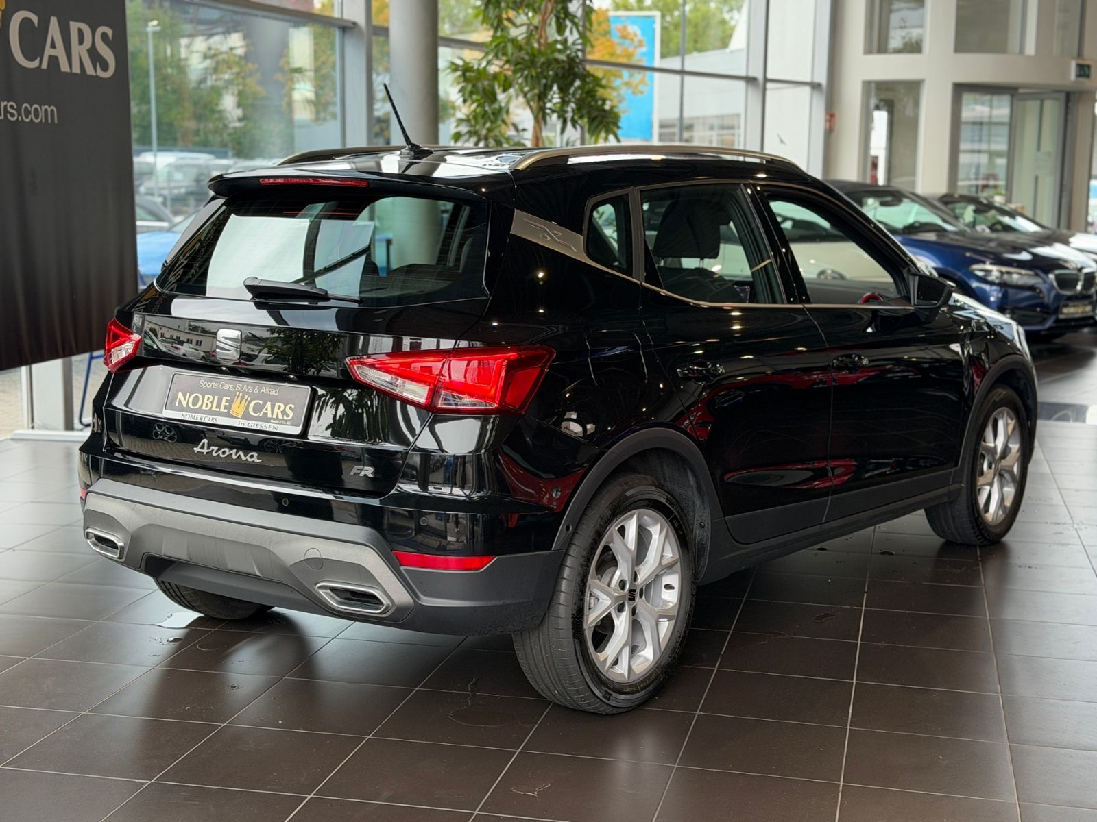 Fahrzeugabbildung SEAT ARONA 1.5 TSI DSG FR KLIMA NAV RFK ACC SHZ 17"
