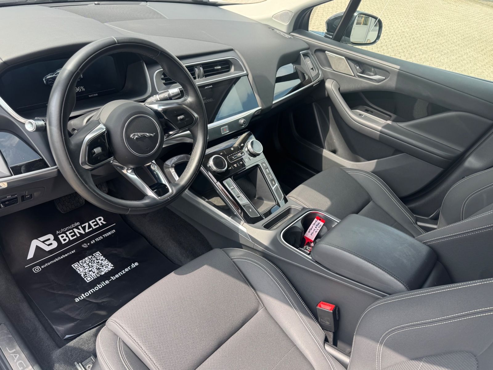 Fahrzeugabbildung Jaguar I-PACE 400 AWD/Black-Pack/CarPlay/MERIDIAN/89,6%