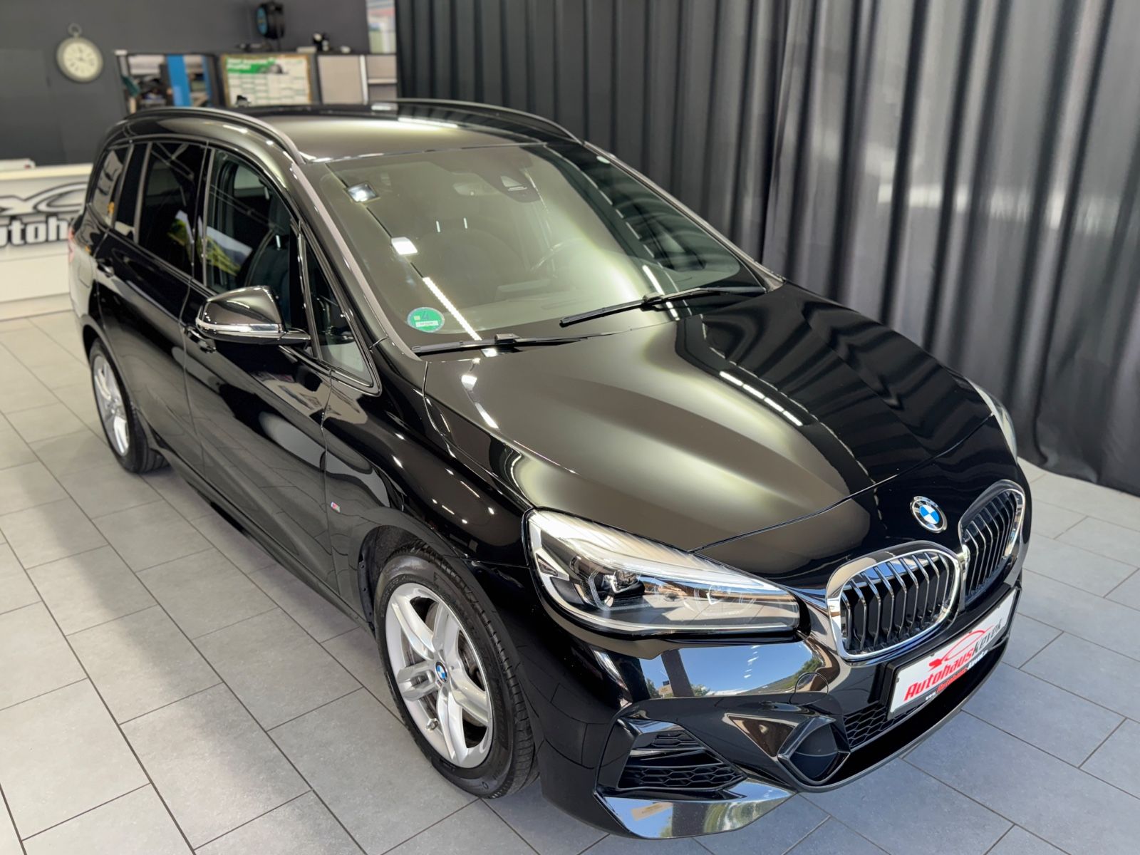 Fahrzeugabbildung BMW 220i Gran Tourer M Sport|AUTOMATIk|7-SITZER|NAVI