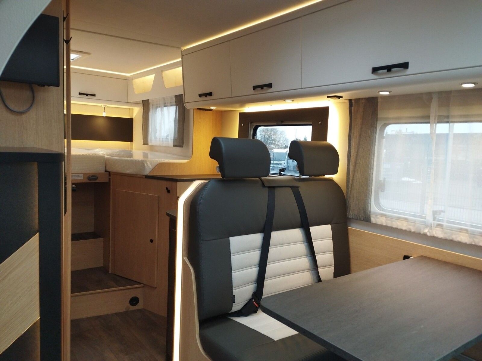 Fahrzeugabbildung Sunlight Adventure T 67S Automatik, Dörr Edition, TV
