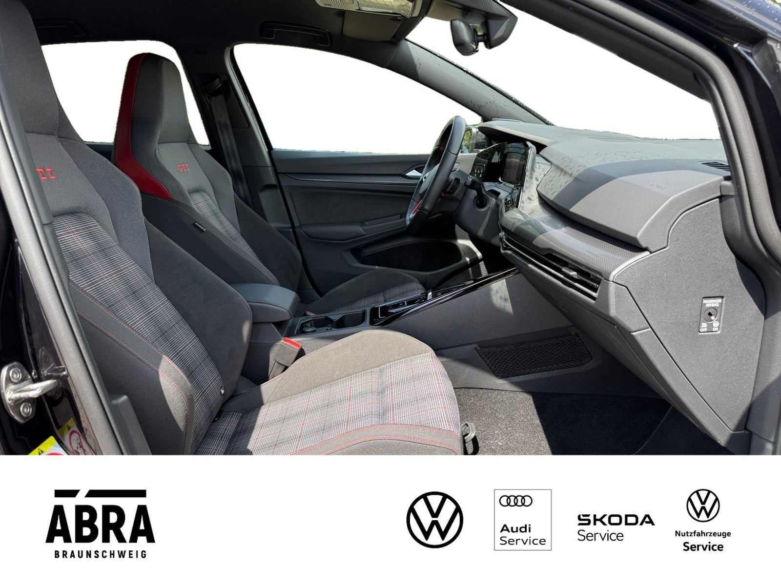 Volkswagen Golf GTI VIII 2.0 TSI  DSG LED+NAVI+CAM+ACC foto 7