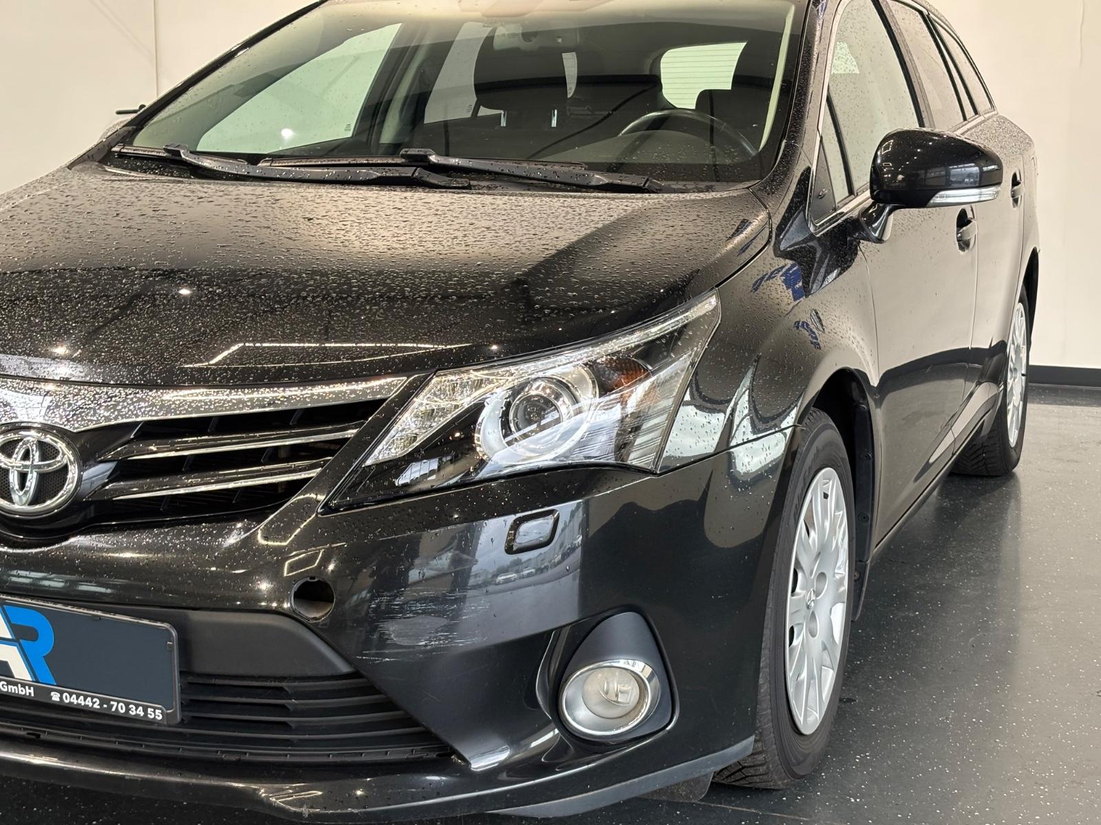 Toyota Avensis 2012 — photo 7