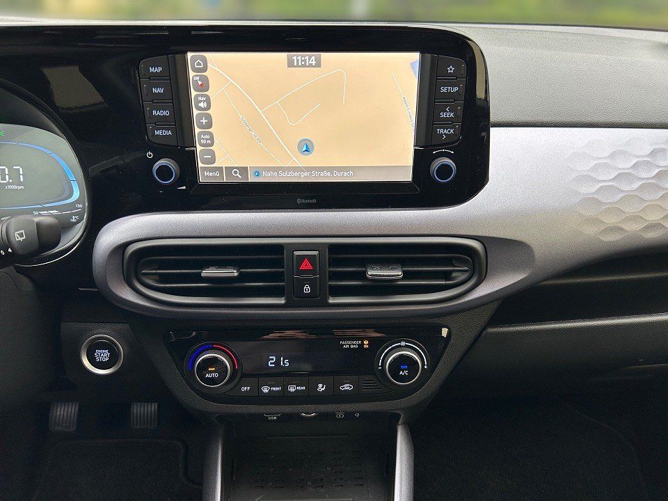 Fahrzeugabbildung Hyundai i10 1.2 5TÜRER PRIME SMARTKEY+NAV+KAMERA+CARPLAY