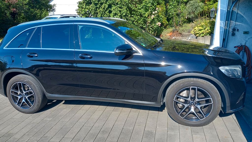 Image of Mercedes-Benz GLC 350
