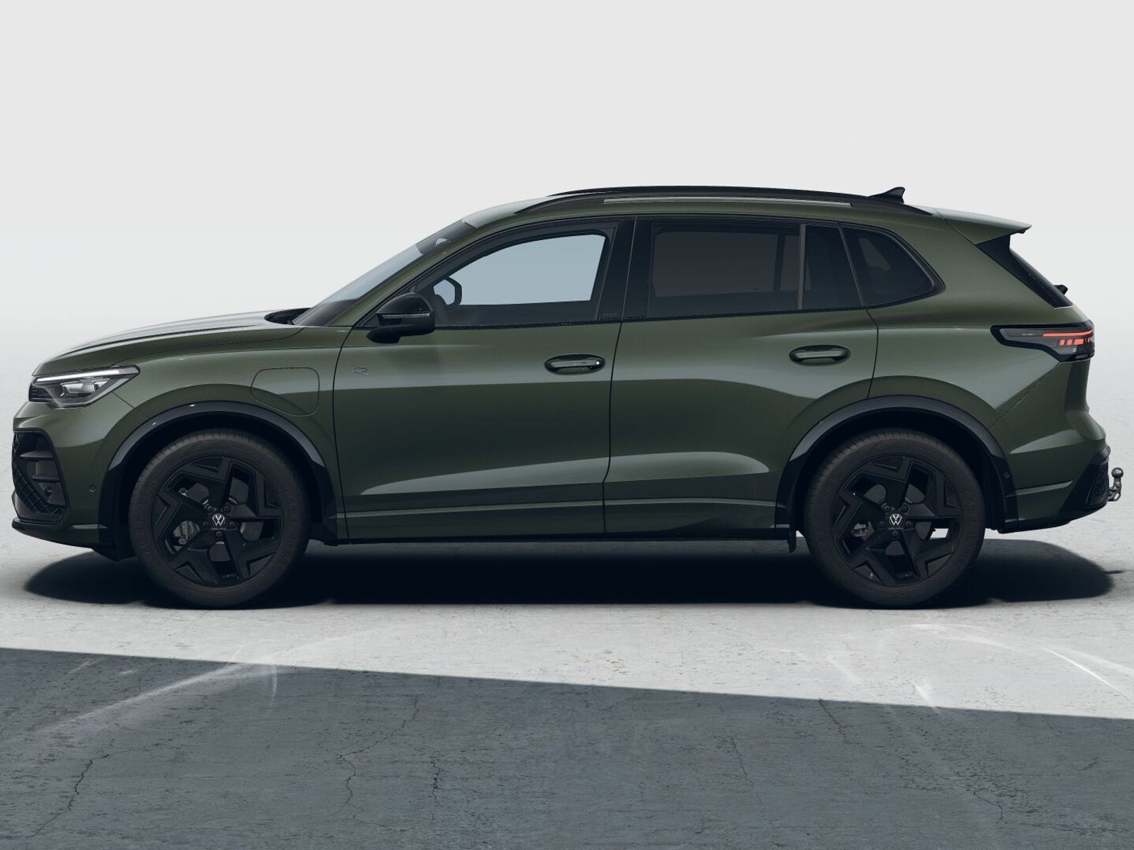 Fahrzeugabbildung Volkswagen Tiguan R-Line 1.5 eHybrid DSG *AHK, Black Style,