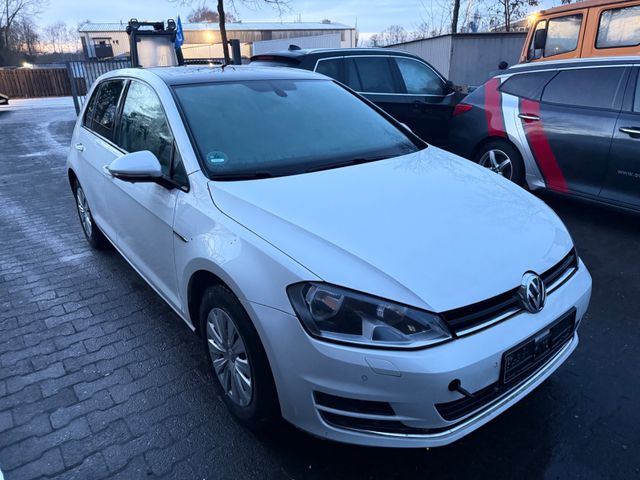 Volkswagen Golf VII Lim. 1.6 TDI Lounge BMT