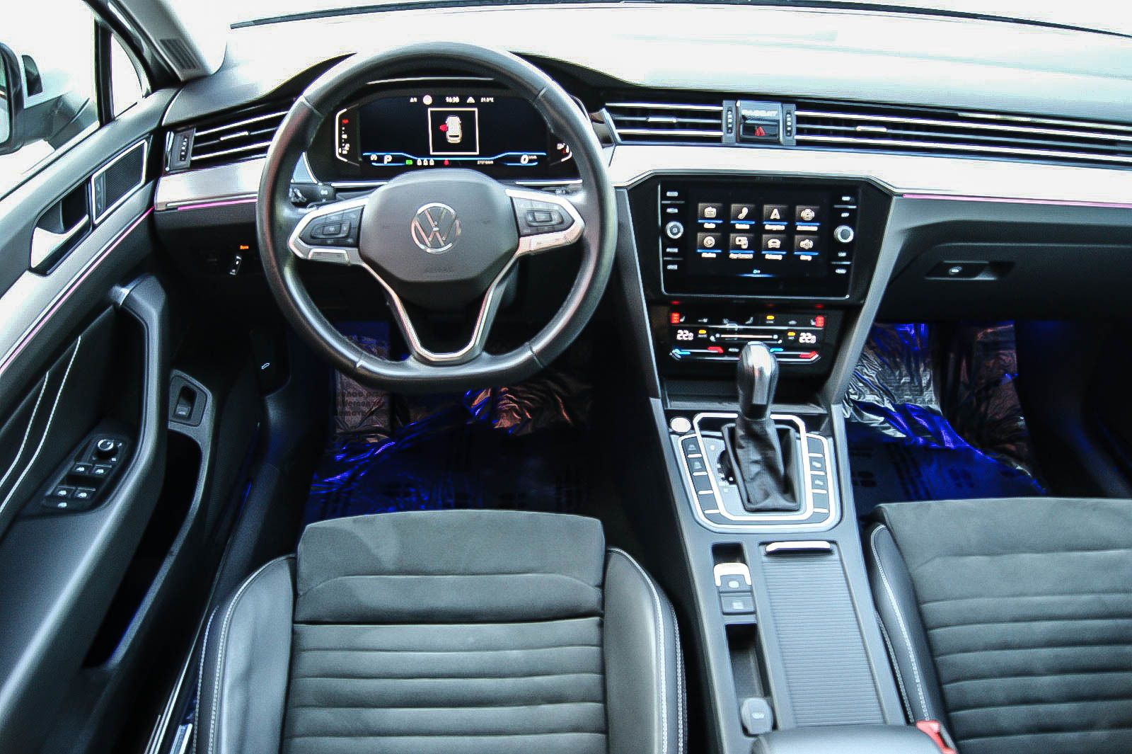 Fahrzeugabbildung Volkswagen Passat Variant 2.0 TDI Elegance VIRTUAL MATRIX