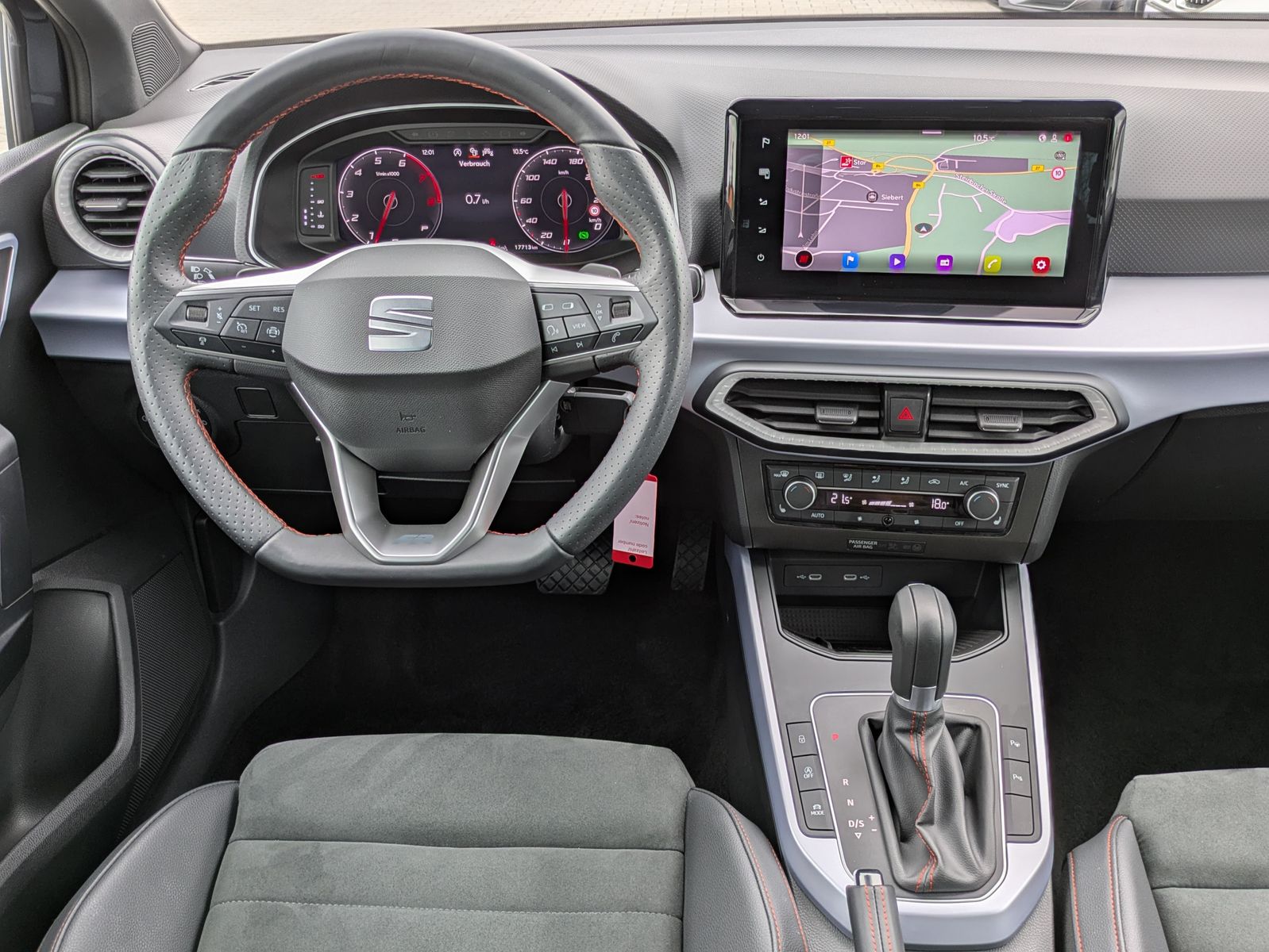 Fahrzeugabbildung SEAT Arona 1.5 TSI FR DSG AHK*ACC*LED*APP*DAB*KAMERA