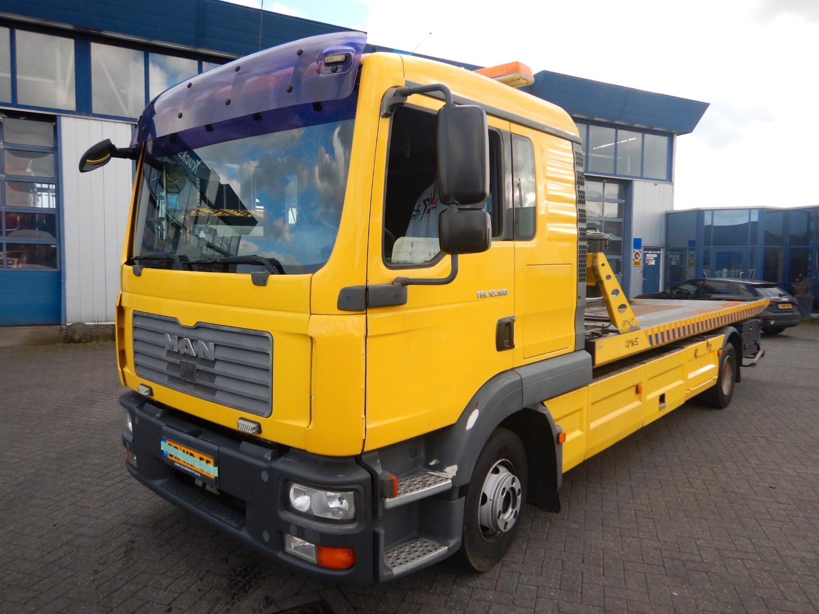 MAN TGL 12.180 6 Sitzplatze