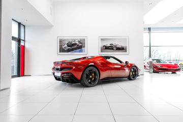 صورة 4 لـ 2023 Ferrari 296 GTS