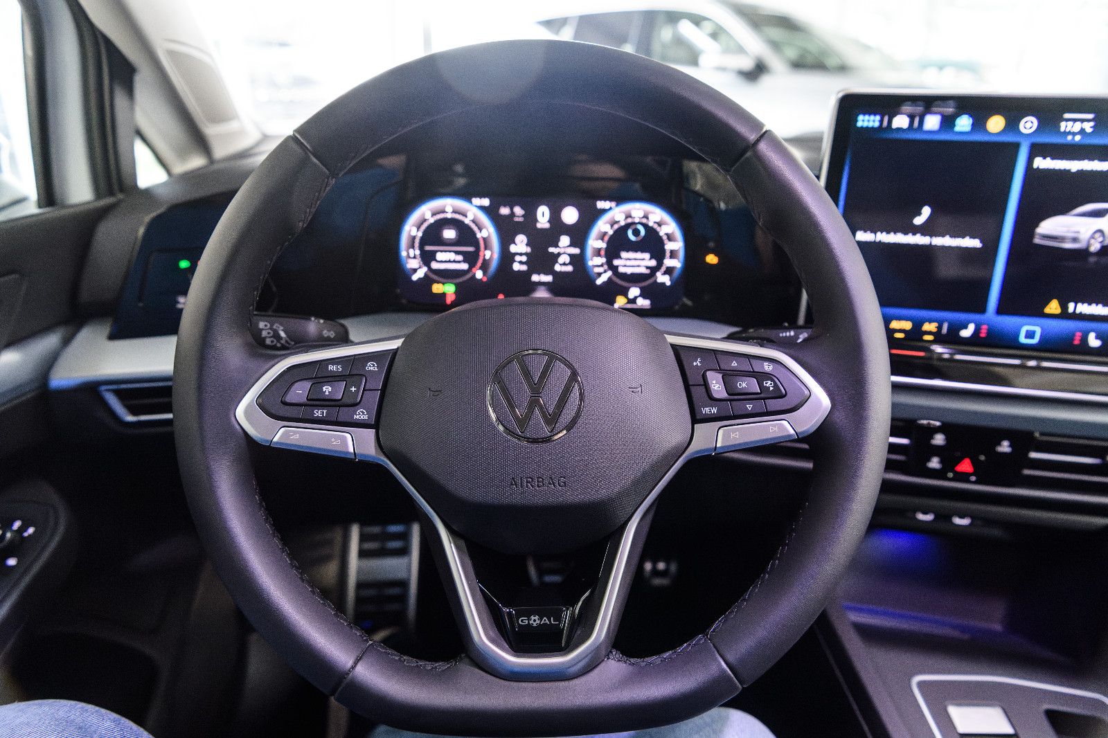 Fahrzeugabbildung Volkswagen Golf VIII GOAL 1.5 eTSI DSG +LED +Kamera +SHZ