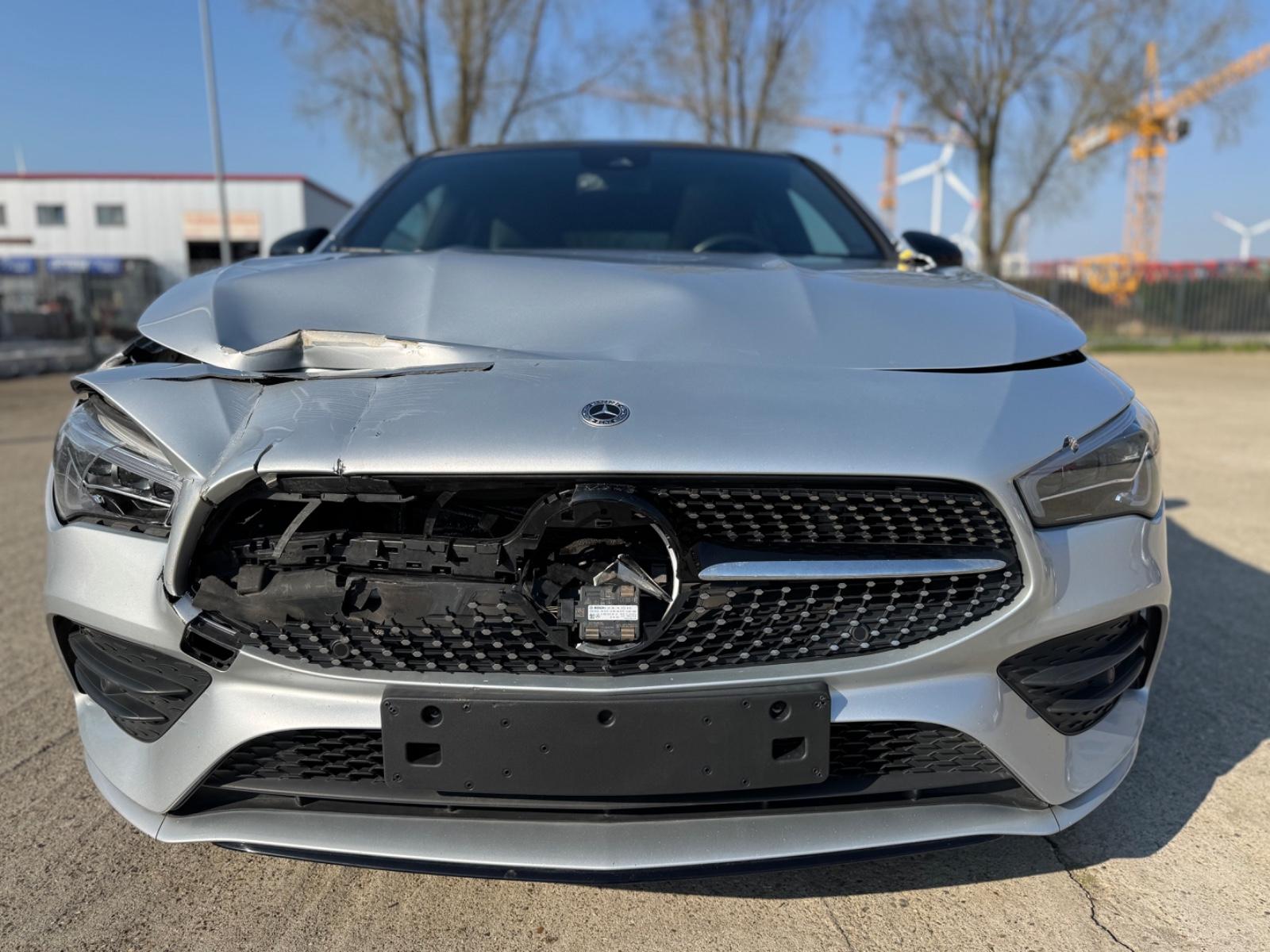 Mercedes-Benz CLA 180d AMG PANO SCHADOW AMBIENT