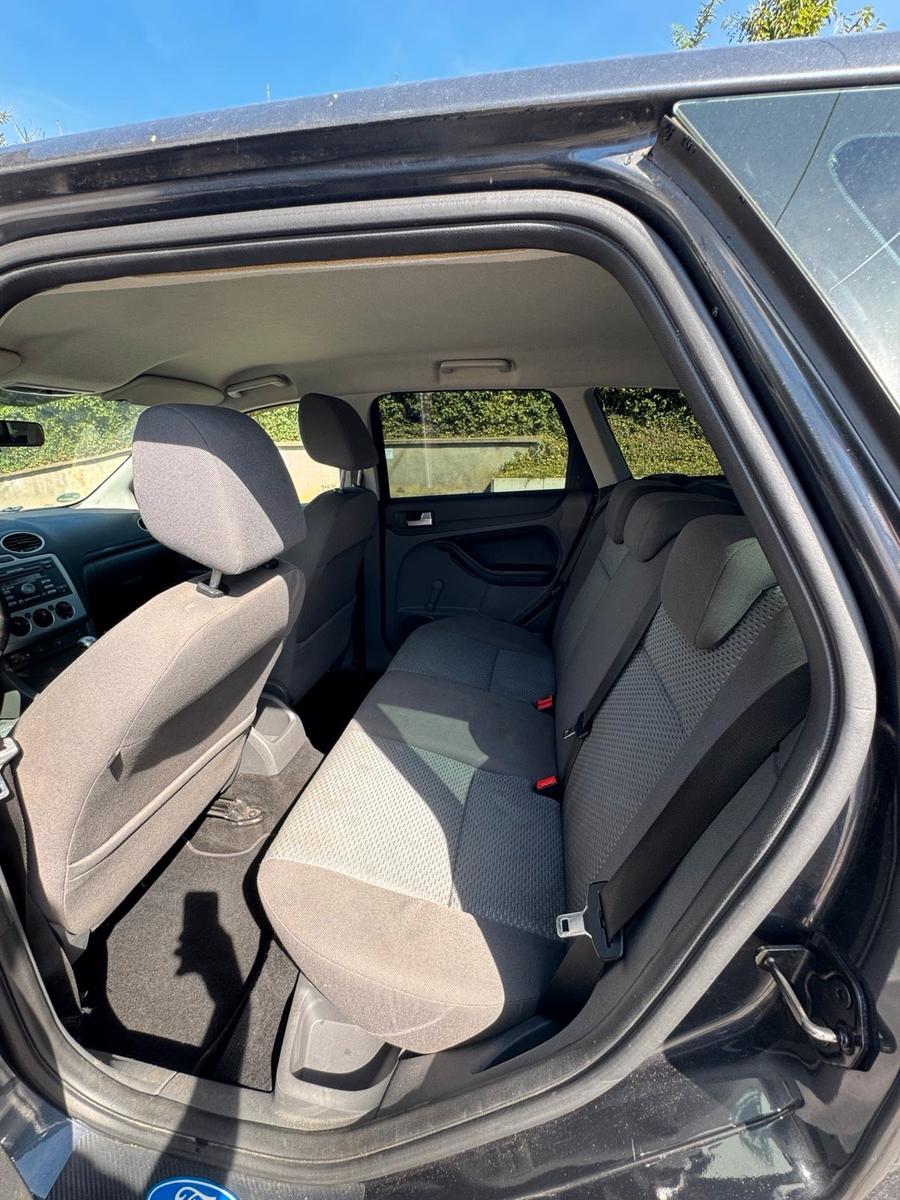 Ford Focus 2006 — photo 8