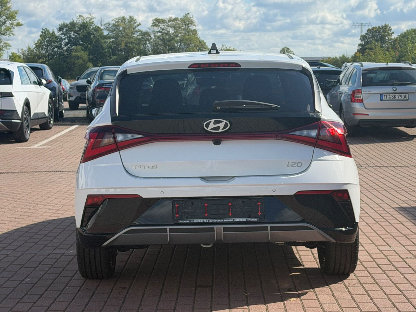 Fahrzeugabbildung Hyundai i20 1.0 T-GDI Blackline *Navi*RFKamera*LED*BOSE*