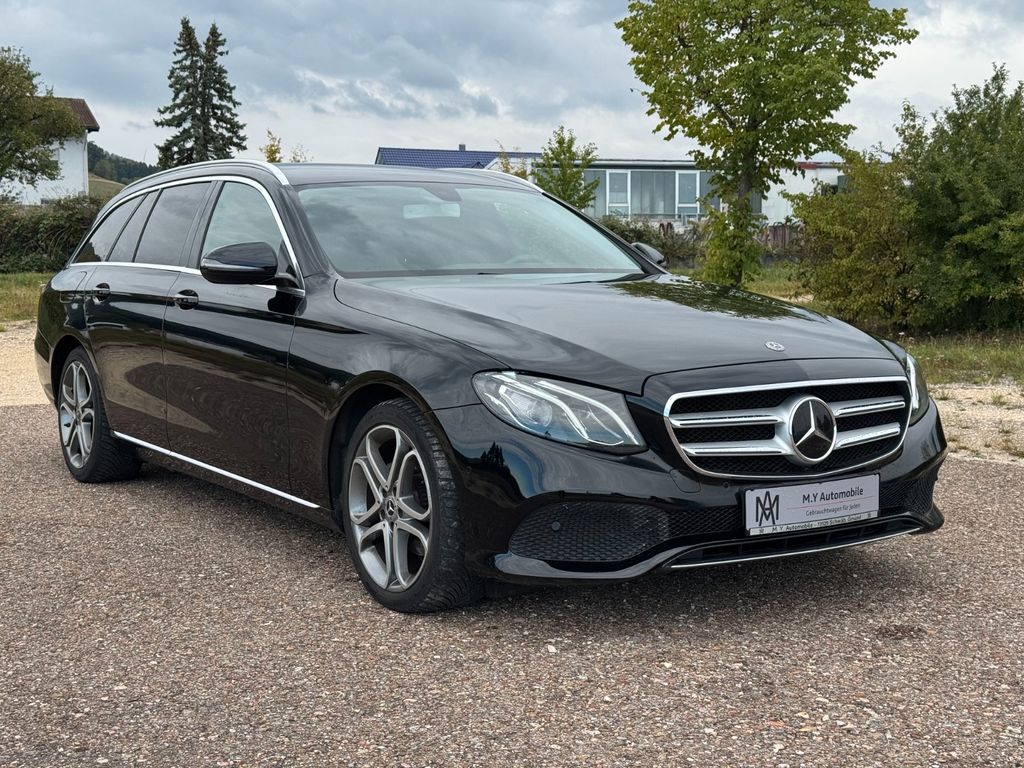 Image of Mercedes-Benz E 220