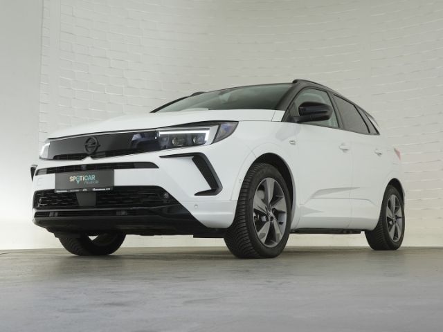 Grandland GSe PHEV 4X4 AUTOMATIK+AHK+NAVI+360 GR