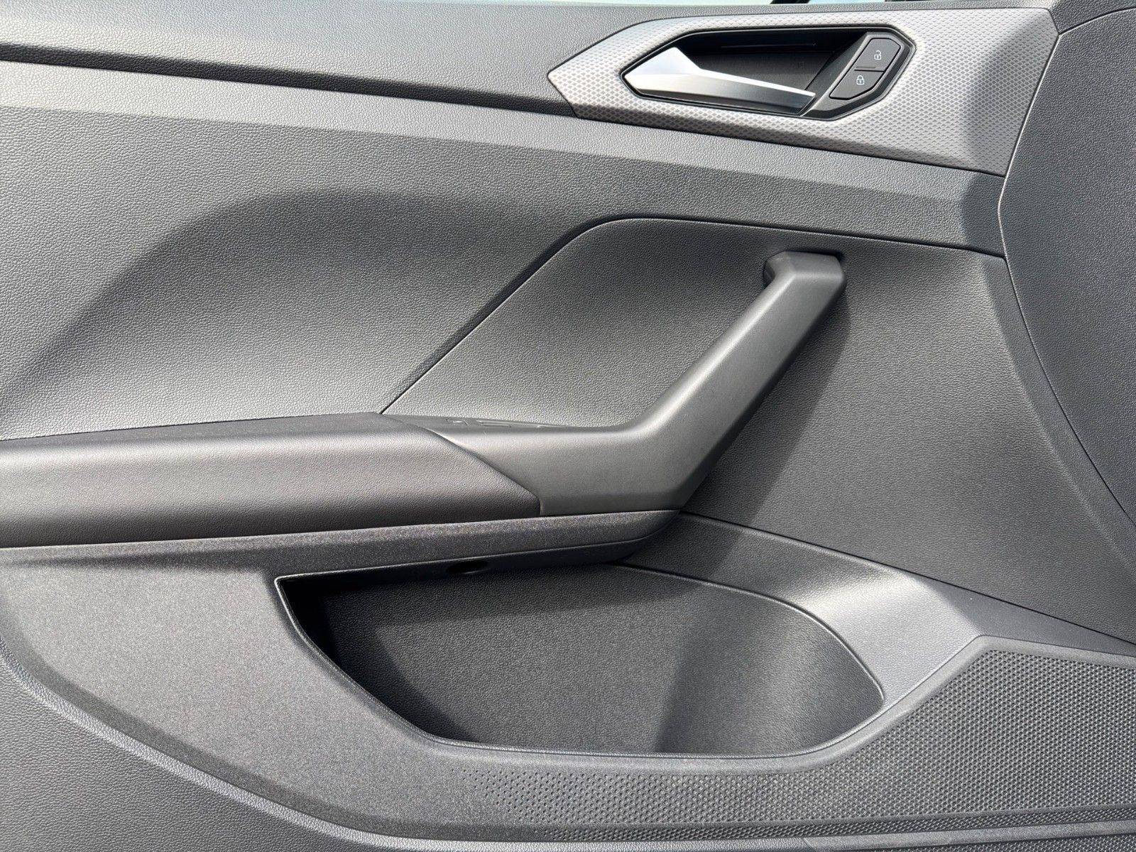 Fahrzeugabbildung Volkswagen T-Cross Life ACTIVE 1.5 TSI