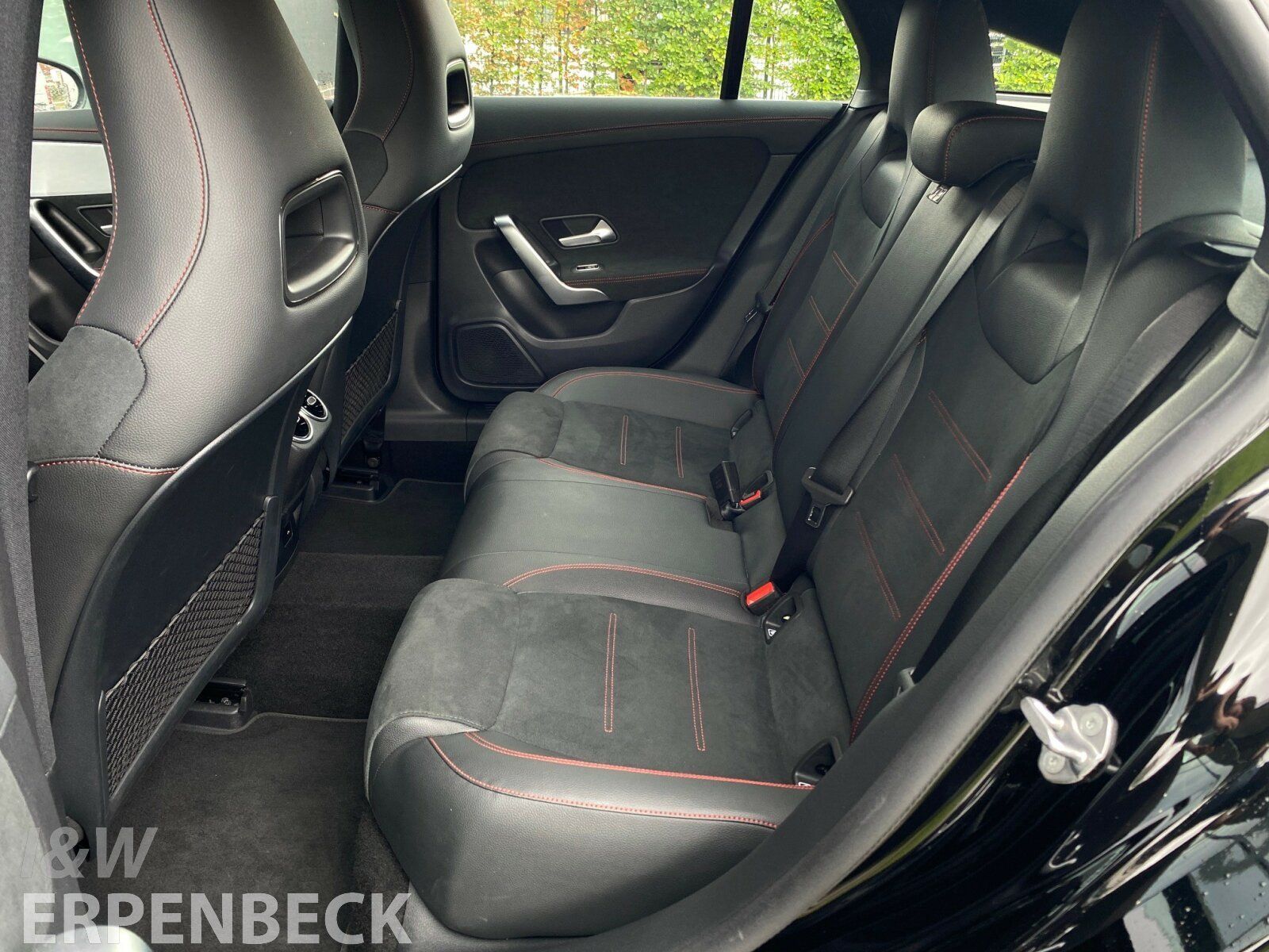 Fahrzeugabbildung Mercedes-Benz CLA 200 SB AMG Distr AHK Kamera EasyPack EDW LED