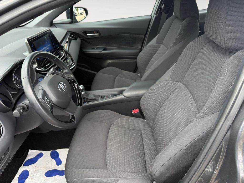 Fahrzeugabbildung Toyota C-HR Hybrid Flow