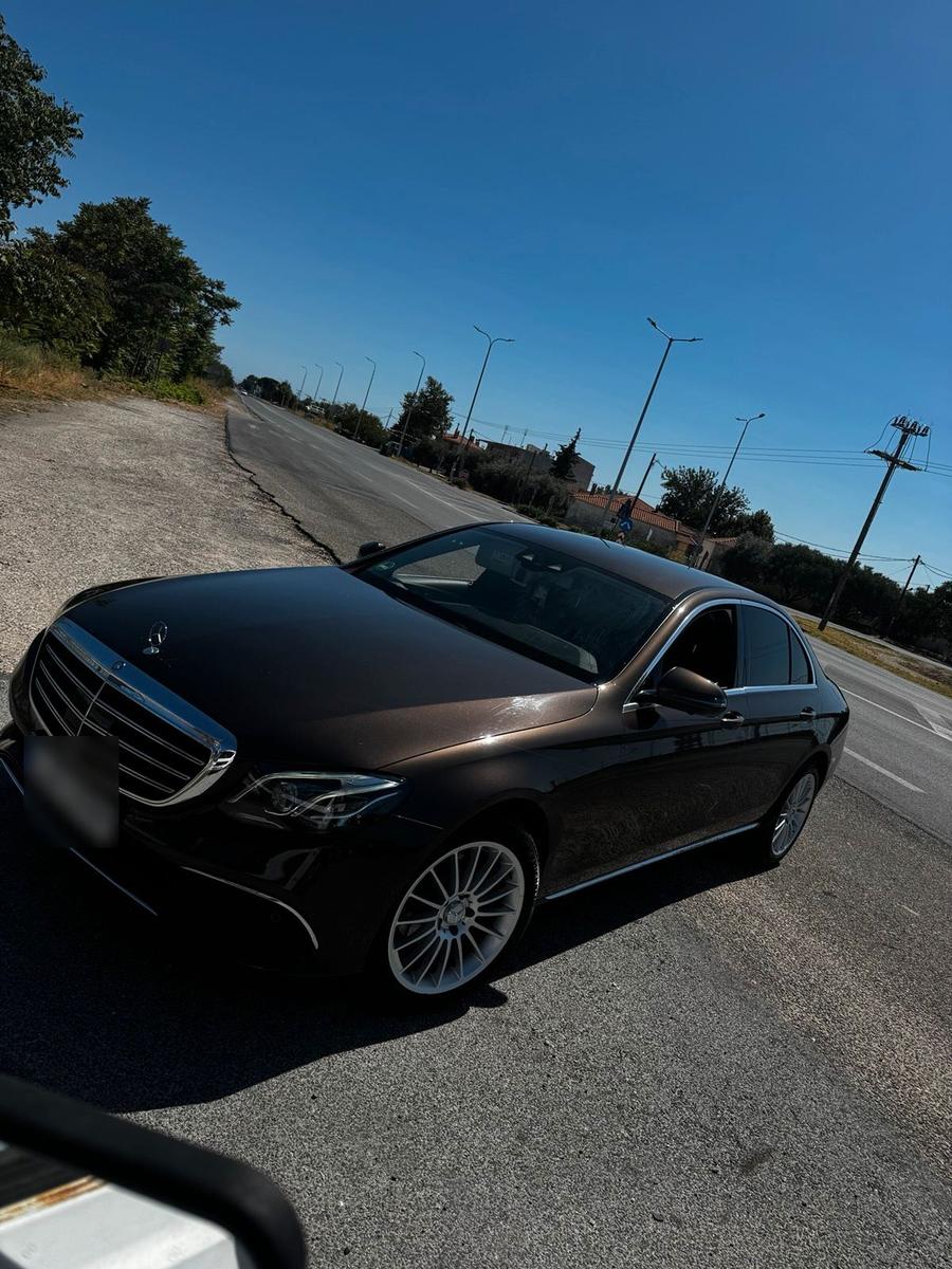 Mercedes-Benz E 220
