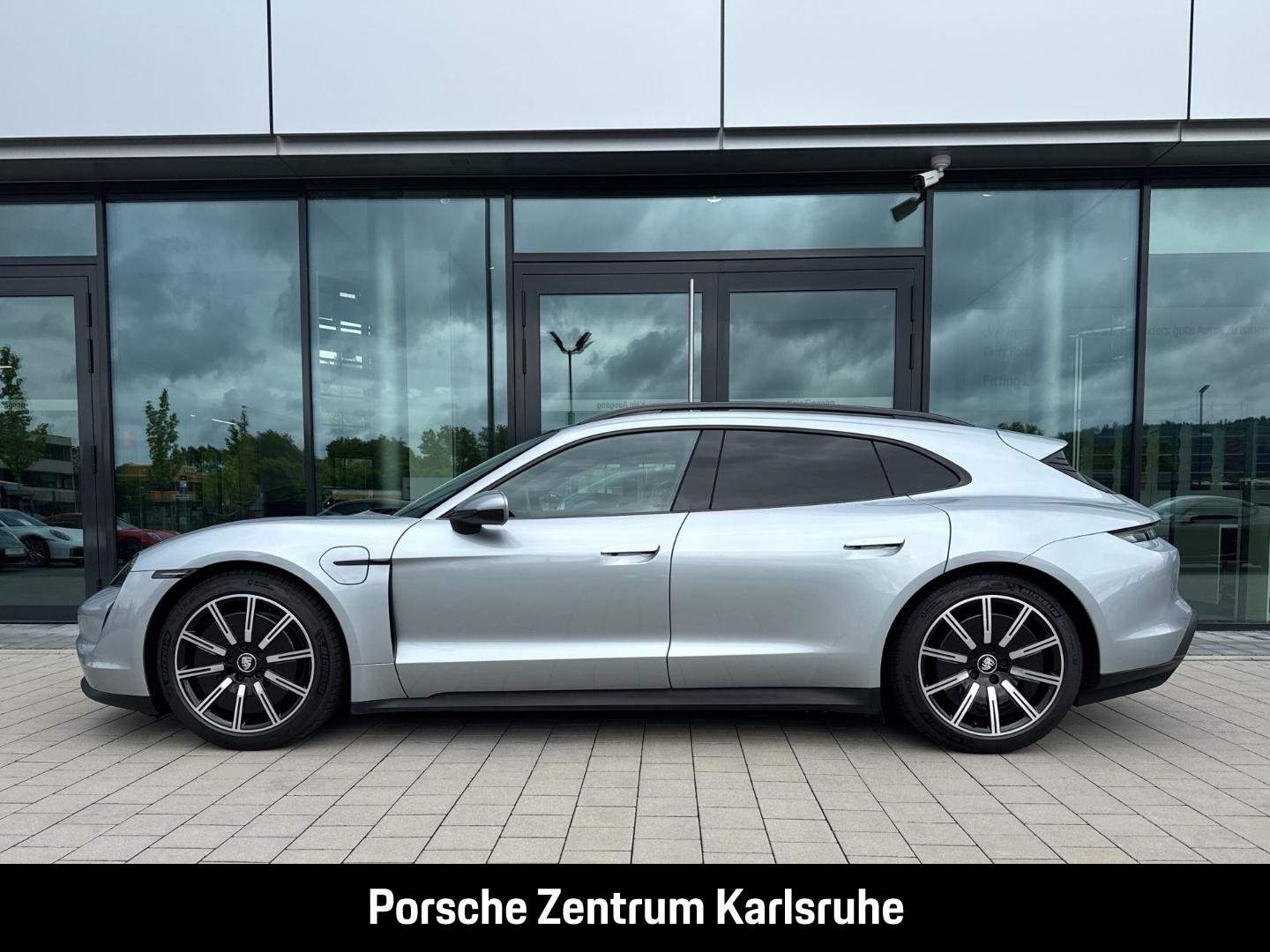 Porsche Taycan Sport Turismo Head-Up Display Luftfederun