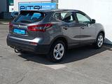 Nissan Qashqai Acenta Automatik 1,6 dCi PDC AHK SHZ - Nissan Qashqai mit Diesel-Antrieb: Geländewagen, Automatik