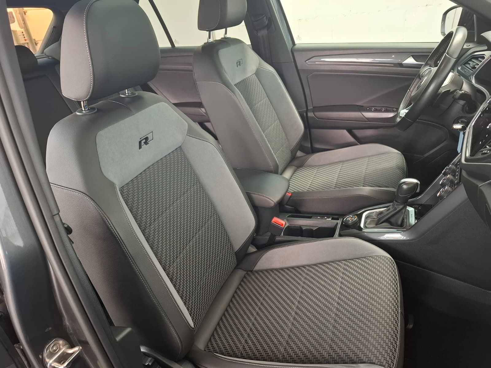 Fahrzeugabbildung Volkswagen T-Roc R-Line 2.0 TSI DSG 4Motion +ACC +DCC +LED