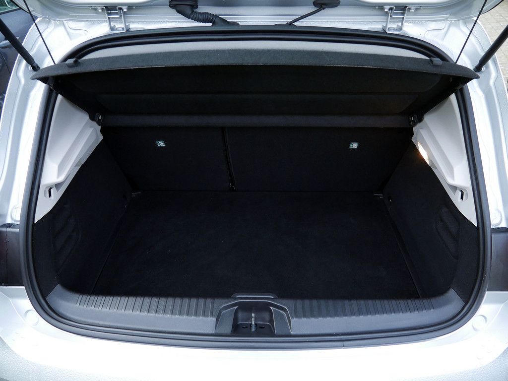 Fahrzeugabbildung Renault Clio Intens TCe 90 KLIMA KEYLESS PDC KAMERA LED