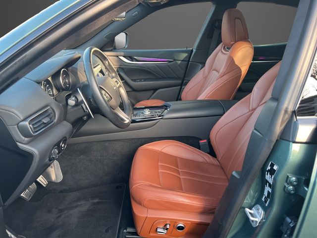 Fahrzeugabbildung Maserati Levante 3.0 V6 Modena Facelift Sonderlack