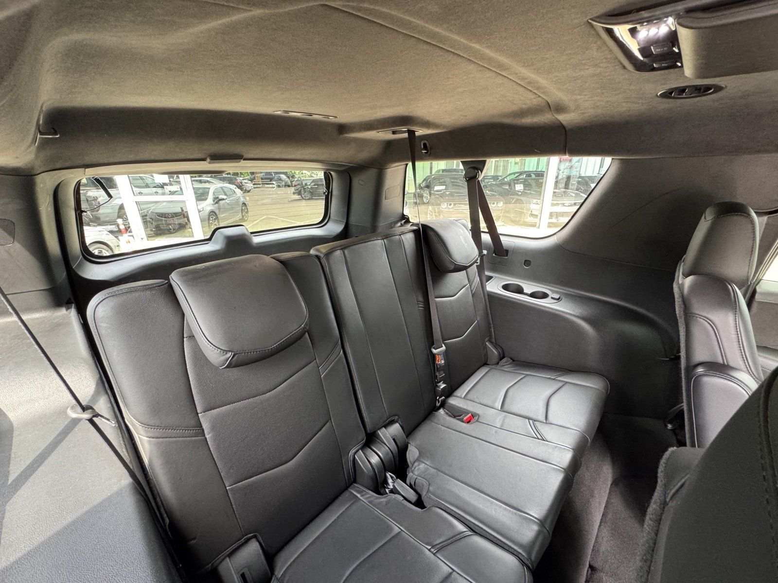 Fahrzeugabbildung Cadillac Escalade 6.2 V8 Platinum ESV // DT.Erstzulassung