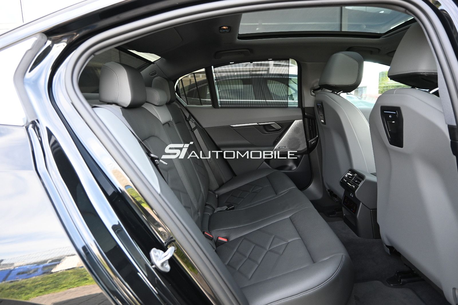 Fahrzeugabbildung BMW 520d xDr. °ACC°Merino°STANDHEIZ°360°PANO°SITZBEL