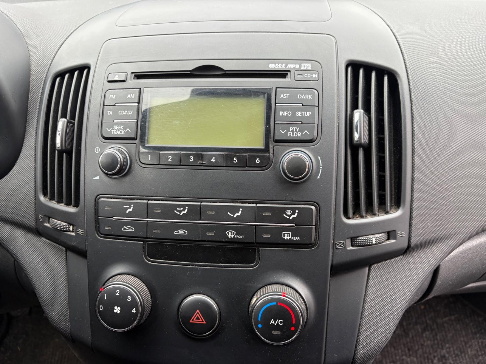Hyundai i30 2012 — photo 17