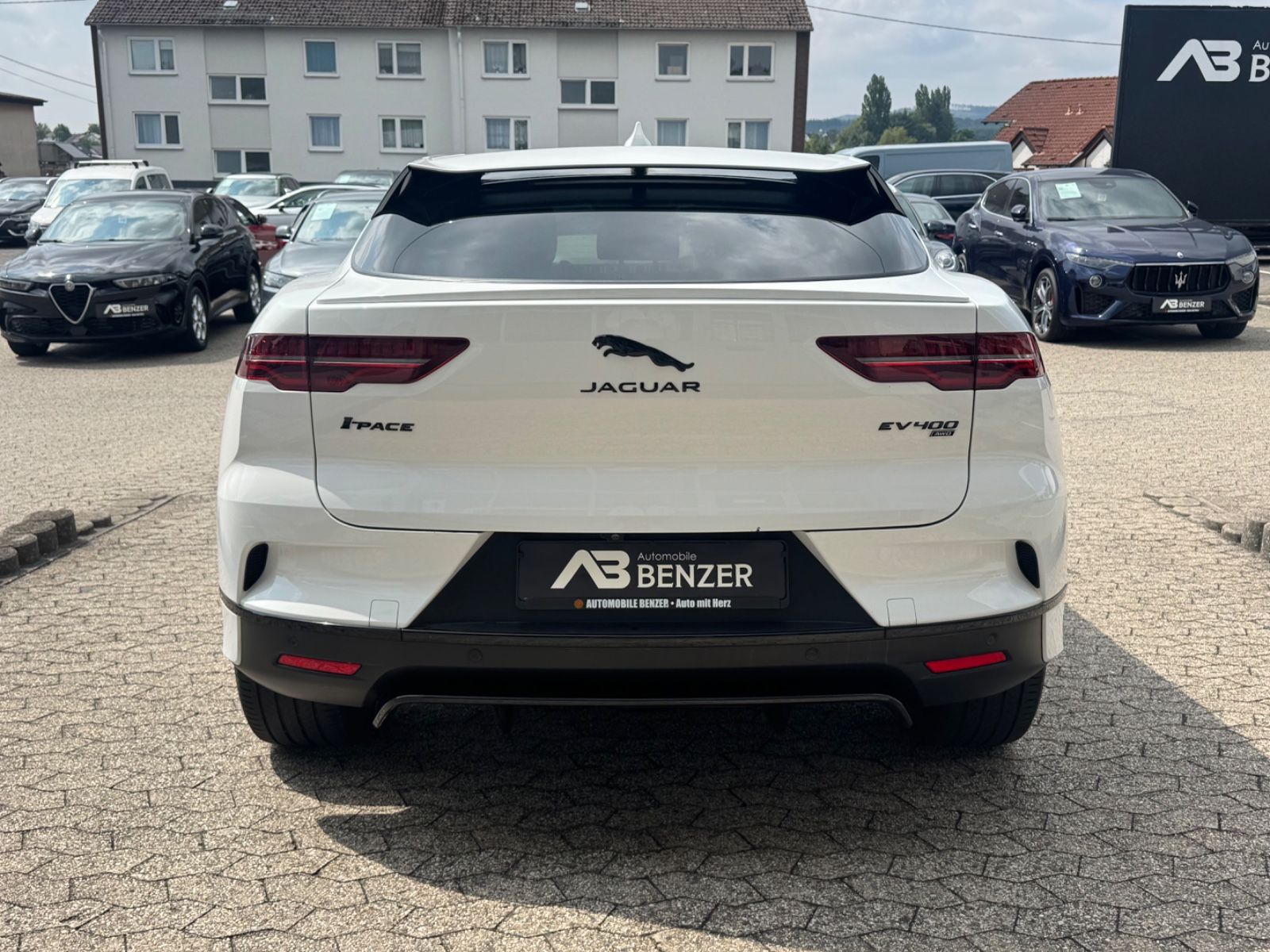 Fahrzeugabbildung Jaguar I-PACE 400 AWD/Black-Pack/CarPlay/MERIDIAN/89,6%